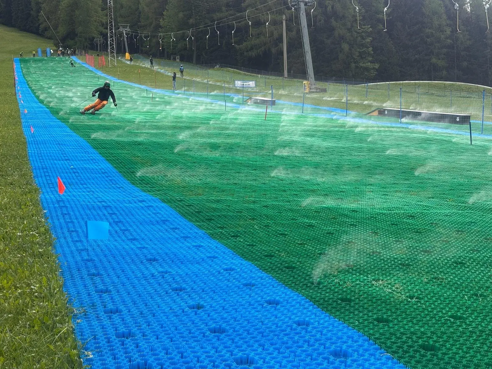 Skier on the Neveplast ALLRIDE surface at Presolana